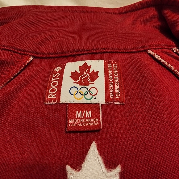 Roots 2004 Canadian Olympics Zip Top - Picture 6 of 6